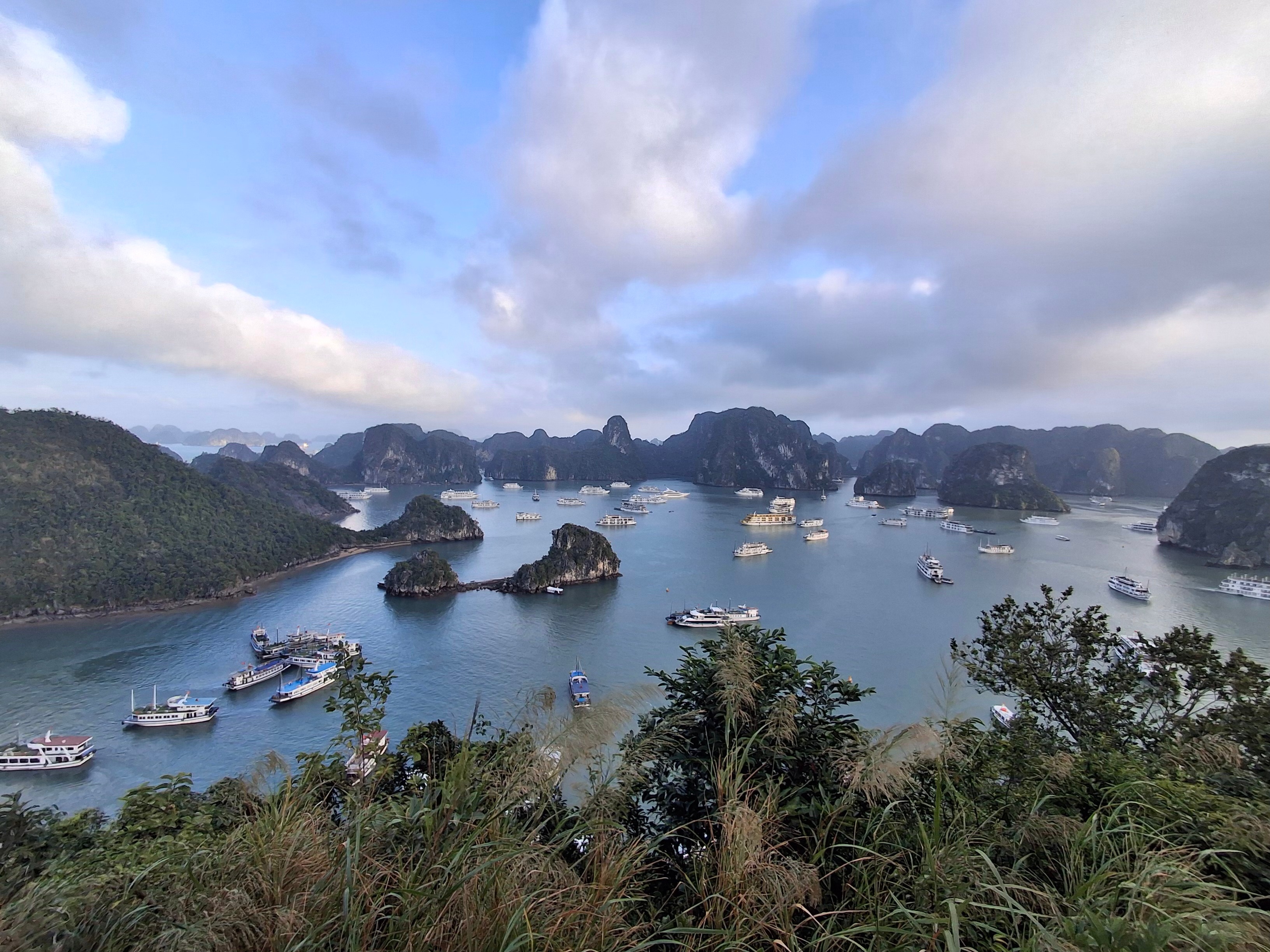 Découvrir la Baie d’Ha Long – Mon guide et conseils